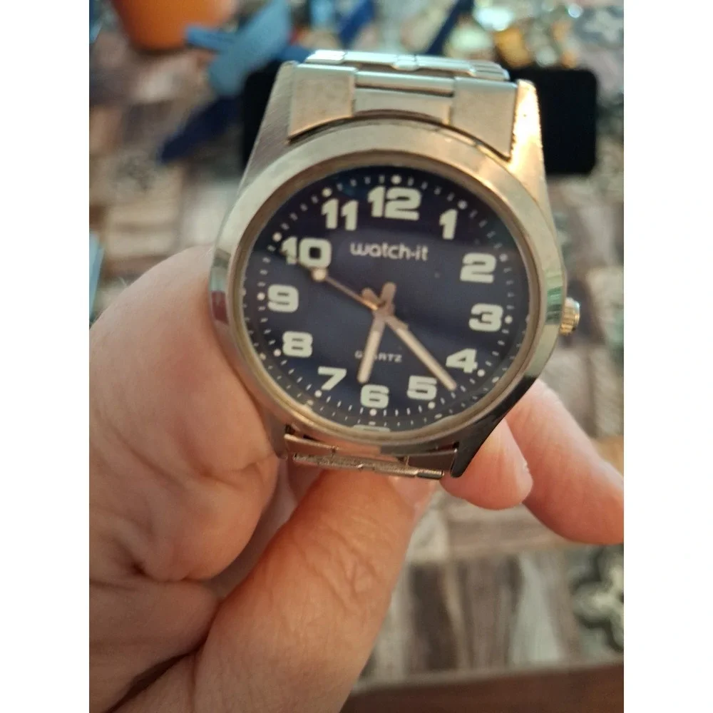 Lot Of 6 Mens Assorted Watches. Quartz Mvmnt,Silver & Gold Tone. *DESCRIPTION*